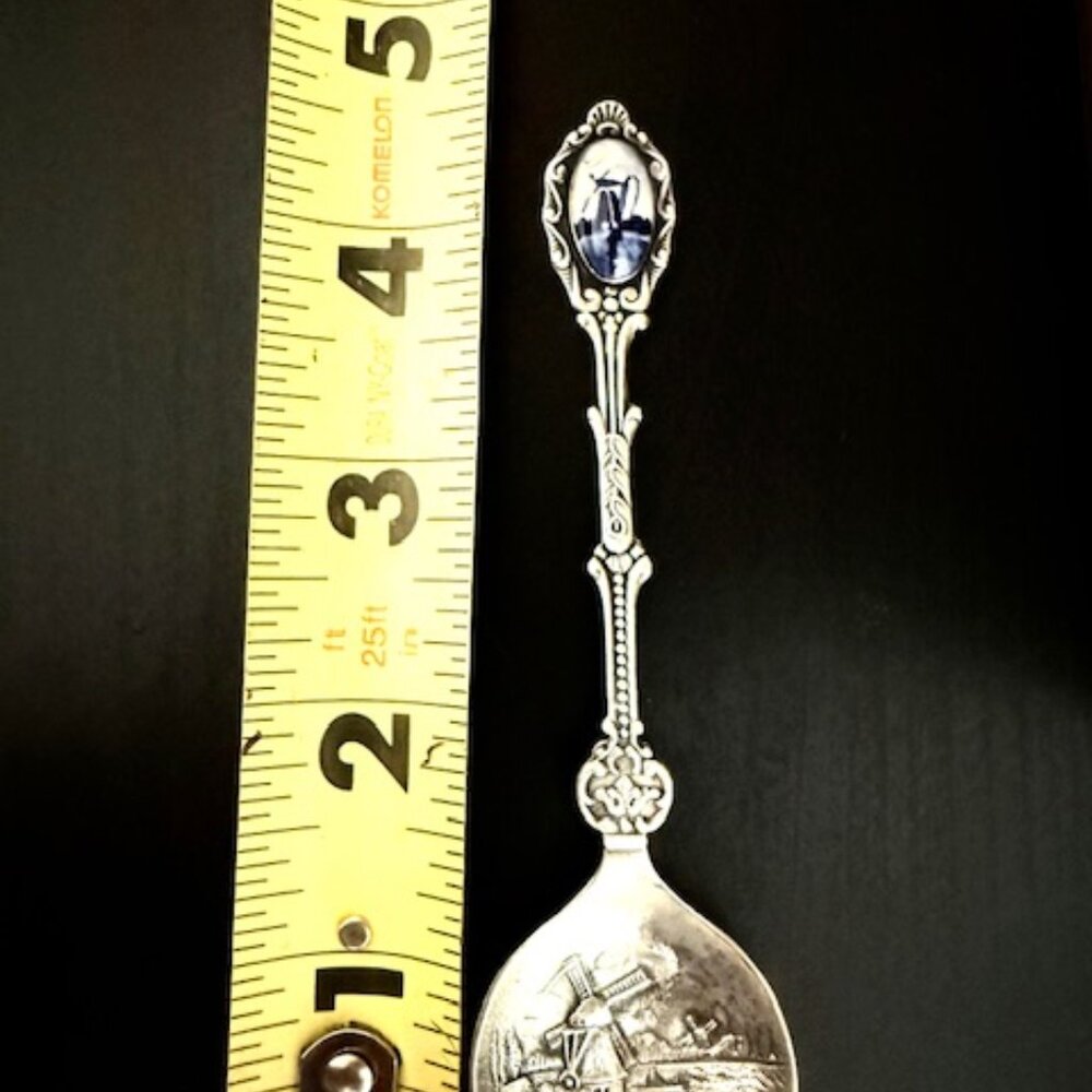 Vintage Collectible Holland Silverplate Spoon with Blue Delft Porcelain Inset - Picture 4 of 10